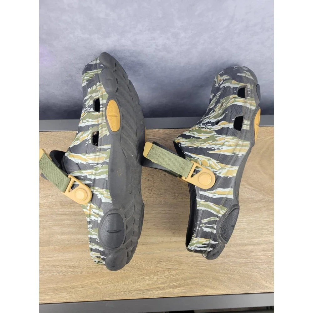 Crocs Classic‎ Camouflage Clog Sandals Green Tan Black